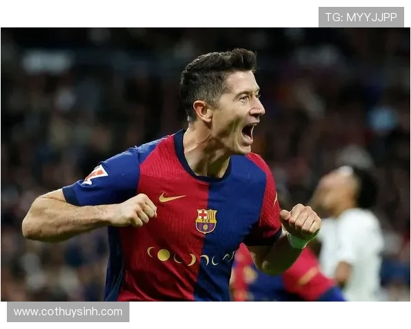 莱万多夫斯基对阵欧冠豪门的强强对话表现解析