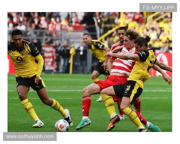 溃败后风暴再起,多特蒙德正陷入战术分歧与阵容危机中! 溃败后风暴再起,多特蒙德正陷入战术分歧与阵容危机中!